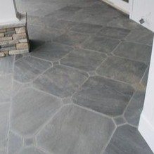 Gray travertine-look flagstone patio